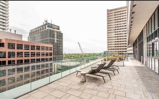 8188 Yonge St TH 106, Vaughan