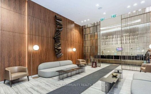 8188 Yonge St TH 106, Vaughan